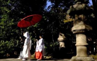 Phụ nữ Nhật Bản đang ế vì gánh nặng lương của đàn ông Nhật Bản