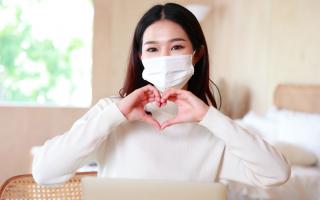 Ở đây có kho bí kíp cho người sợ mụn vì đeo khẩu trang, muốn hết lo thì phải xem gấp!