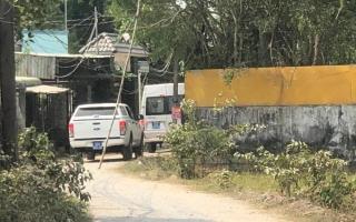 Dẫn giải nhiều người từ Tịnh thất Bồng Lai đến trụ sở công an để điều tra