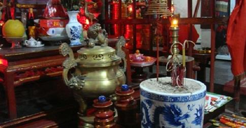 Rút chân hương, rút chân nhang vào thời điểm này, cả năm tiền tài ồng ộc chảy vào nhà