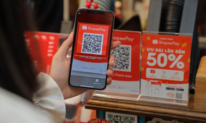 Mở Shopee, chuyển tiền từ ví ShopeePay đến tài khoản ngân hàng nhanh chóng, an toàn và miễn phí