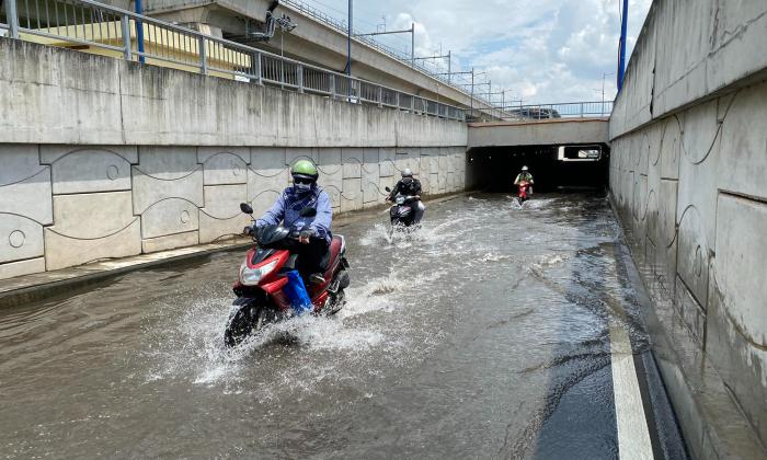 Lý do hầm chui cửa ngõ TP.HCM ngập nặng, người dân chật vật di chuyển